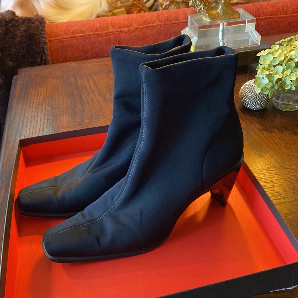 Stuart Weitzman Sz 7.5M Black Microstretch Low Boot 3” Heel